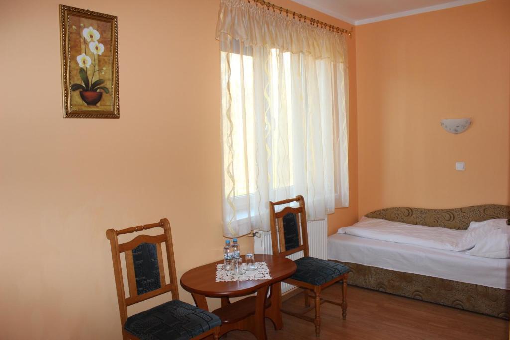 Hotel Czardasz Wrzesnia Bilik gambar
